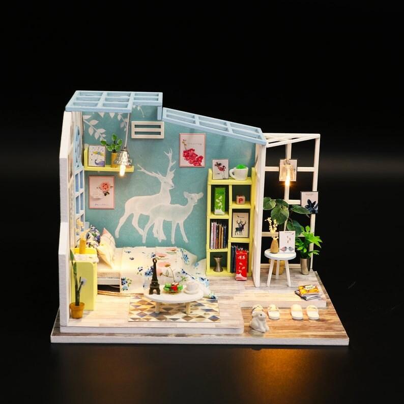 DIY Dollhouse Kit Family Nap Modern Living Room Miniature House Deer Painted on Wall Children New Year Christmas Gift Adult Craft