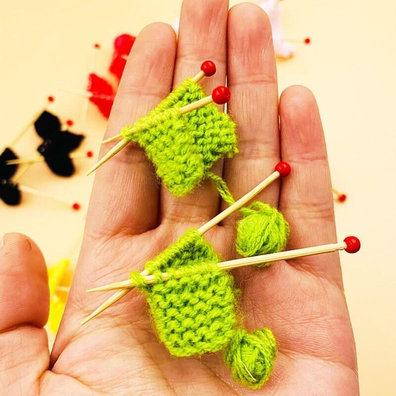 1:12 Scale - Miniature Knitting Needles - Dollhouse Knitting Scene Accessories - Combo Of 2 Sets Miniature Wool Ball - Miniature Accessories